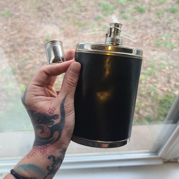 Flask - Picture 2 of 2